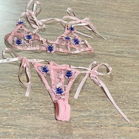 Other - Lingerie set with embossed flowers with ribbons.